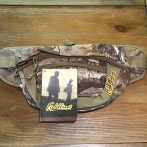 New with Tag Fieldline Montana waist Fanny pack camo